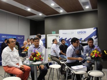 Clientes en evento